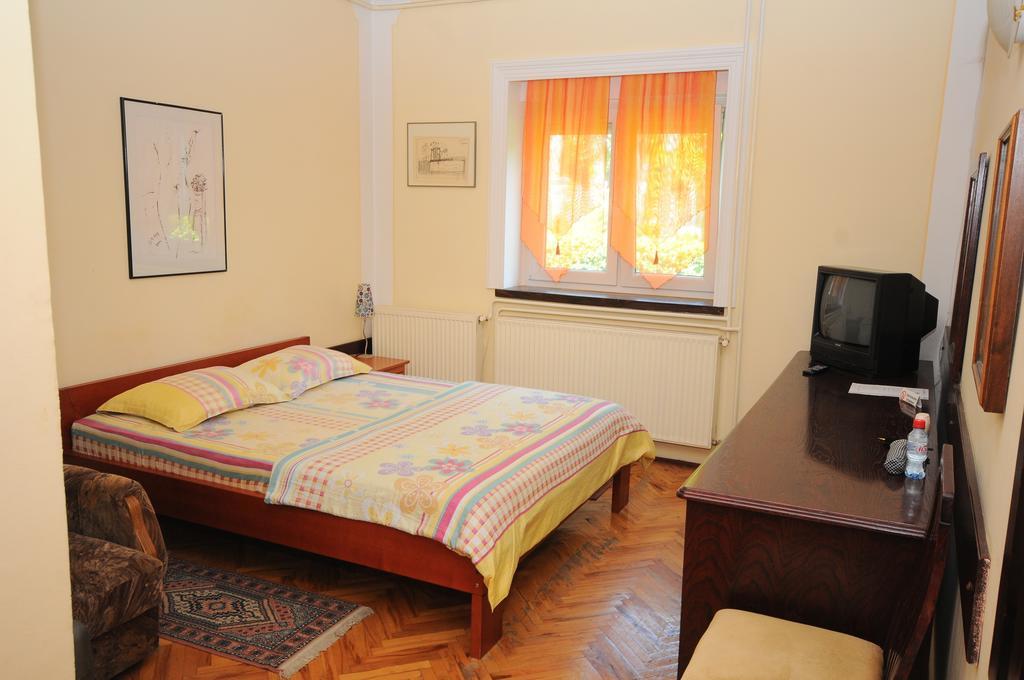 Vila Regina Bed & Breakfast Palic Exterior photo